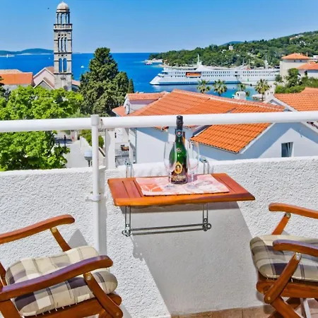 Charming And Sunny Hvar - One Bedroom With Balcony * Hvar Town