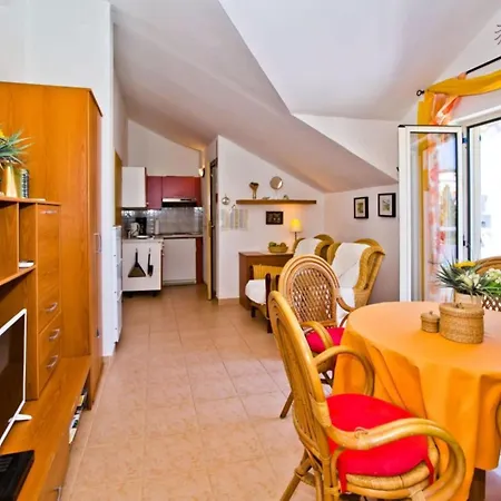 Charming And Sunny Hvar - One Bedroom With Balcony Apartment