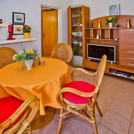 Charming And Sunny Hvar - One Bedroom With Balcony